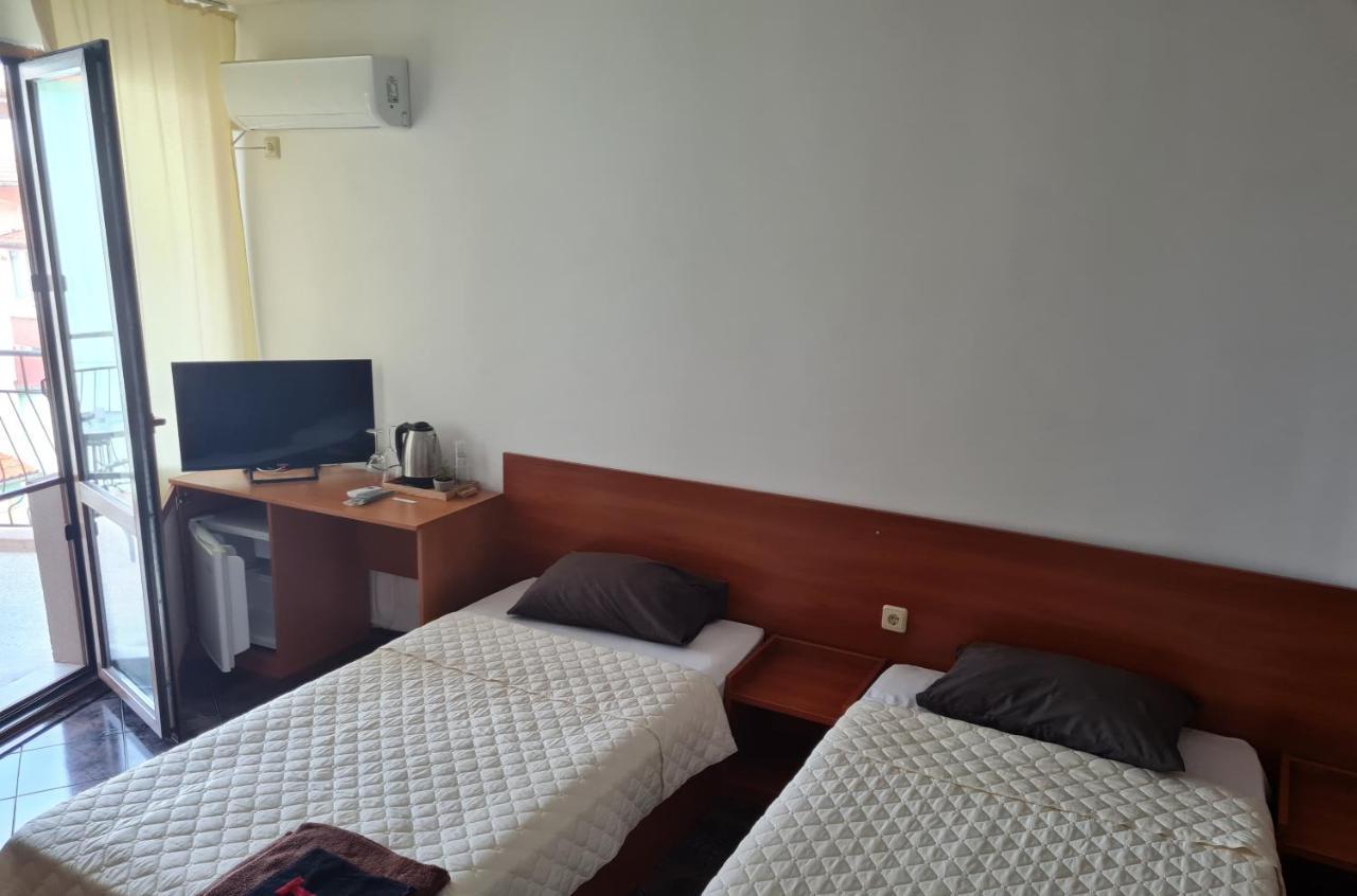 Алми Almi Hotel Sveti Vlas Exterior photo