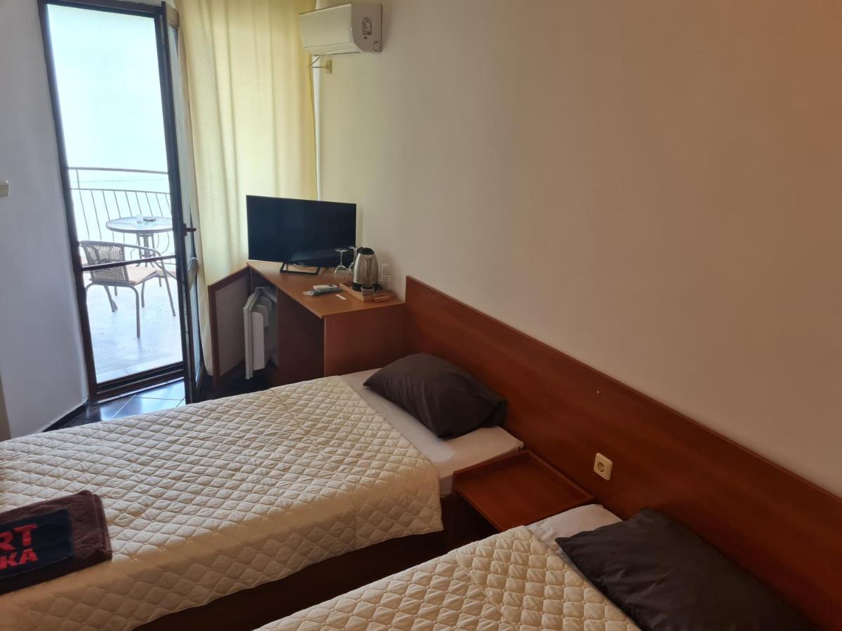 Алми Almi Hotel Sveti Vlas Exterior photo