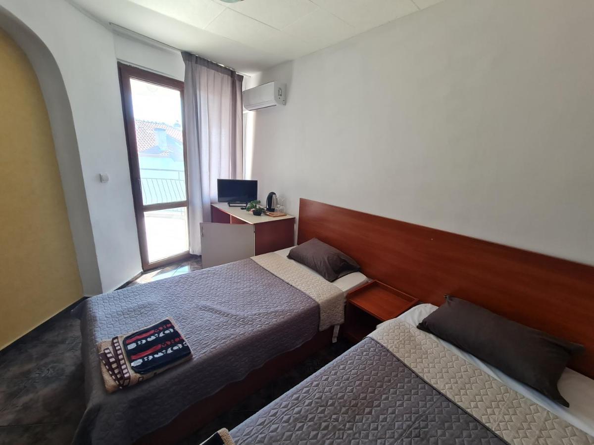 Алми Almi Hotel Sveti Vlas Exterior photo