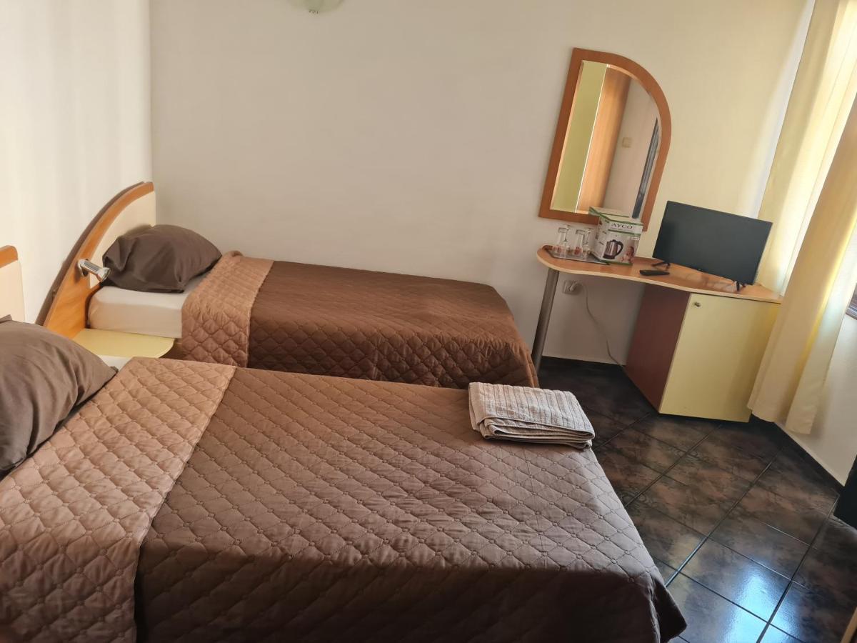 Алми Almi Hotel Sveti Vlas Exterior photo